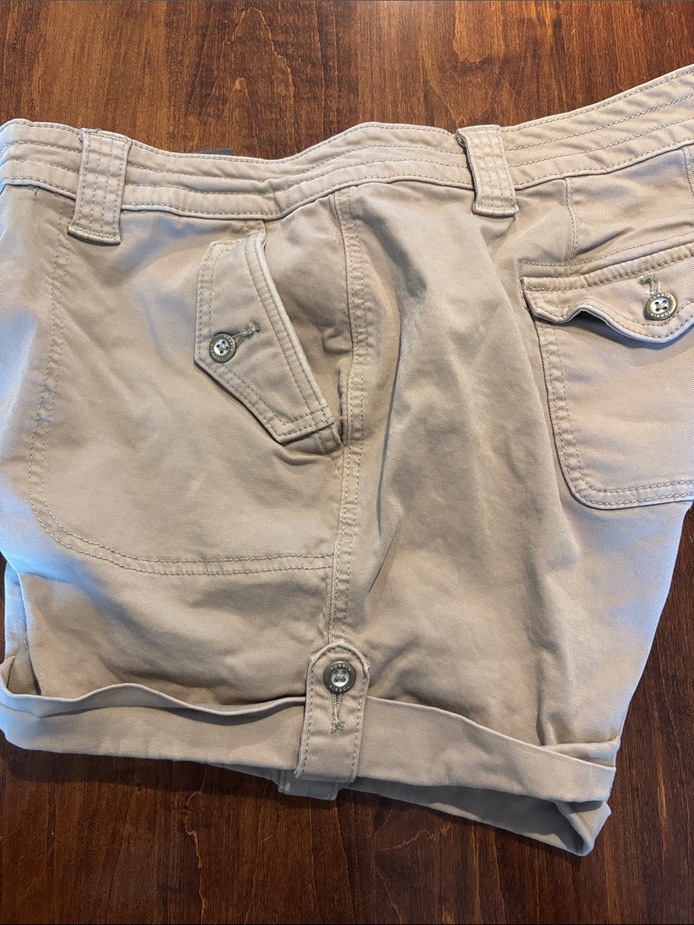 🍀3 for $25🍀 Torrid khaki shorts in good condition.